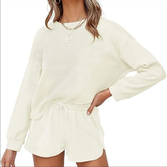 🎉HP🎉 Women's Waffle Knit Long Sleeve Top and Shorts Set - Picture 2 of 7